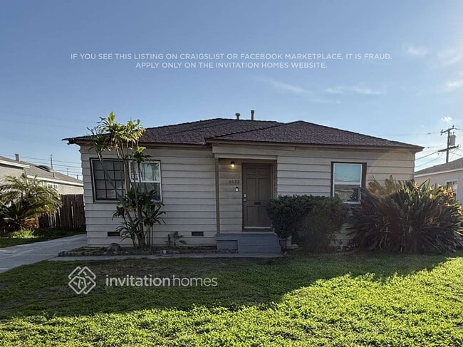 property at 1530 W 154th Pl