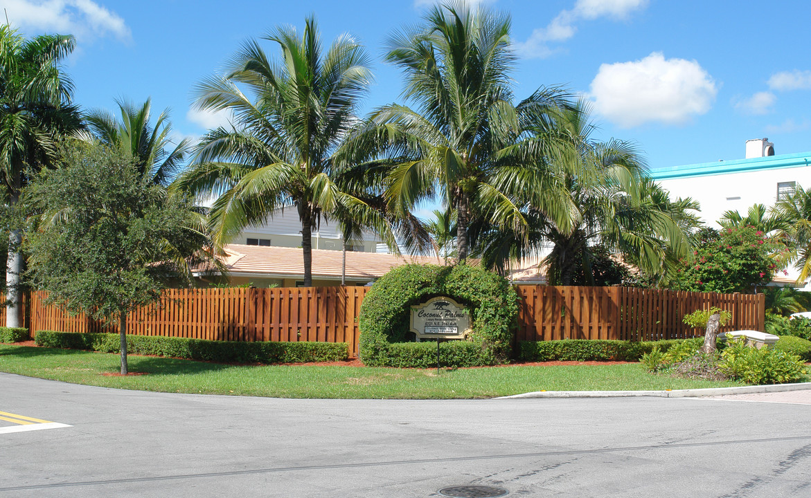 4701 NE 21st Ave in Fort Lauderdale, FL - Foto de edificio