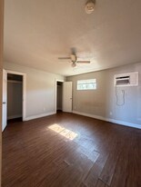 6518 Weston St in Houston, TX - Building Photo