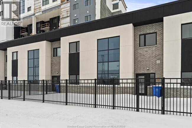 4300 Laurier Pkwy in Lasalle, ON - Building Photo - Building Photo