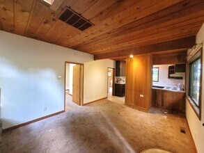1327 Toledo St in Bellingham, WA - Building Photo - Building Photo
