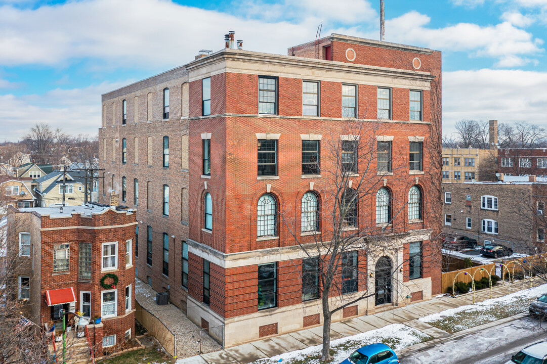 3312 W Belle Plaine Ave in Chicago, IL - Building Photo