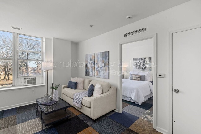 8612 Halls Ferry Road in St. Louis, MO - Building Photo - Building Photo