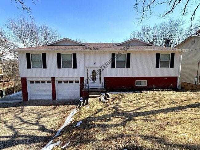 property at 322 E Lee Ave