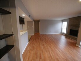 260 El Dorado Blvd in Webster, TX - Building Photo