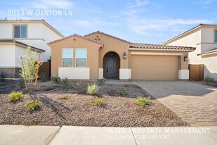 9013 W Denton Ln in Glendale, AZ - Building Photo