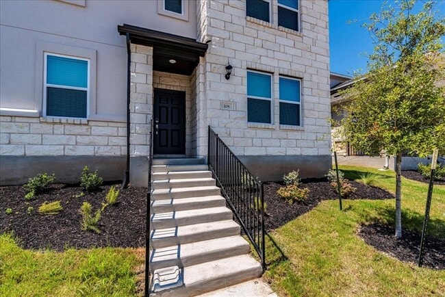 108 Makinaw Rd in Hutto, TX - Building Photo - Building Photo