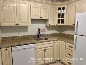 104 Springbrook Cir in Portsmouth, NH - Building Photo - Building Photo