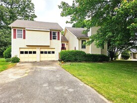 989 Gate Post Ln in Lawrenceville, GA - Building Photo