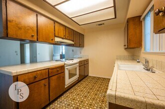 15404 W Kearney Blvd in Kerman, CA - Foto de edificio - Building Photo