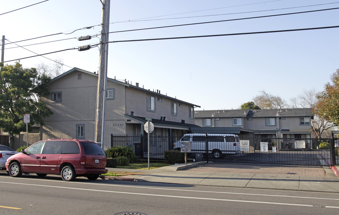 27427 Huntwood Ave in Hayward, CA - Building Photo