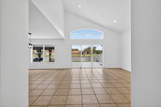 8225 Pelican Harbour Dr in Greenacres, FL - Building Photo - Building Photo