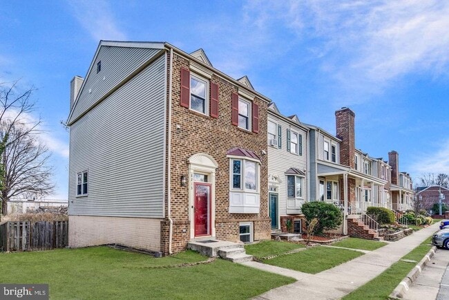 8213 Roxbury Dr in Alexandria, VA - Building Photo - Building Photo