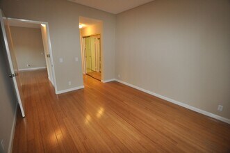 11315 Moorpark St. in Studio City, CA - Building Photo - Building Photo