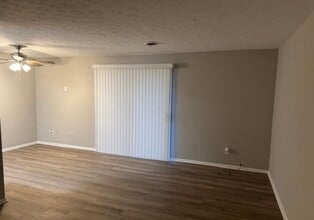 4360 Inner Circle Dr, Unit C-15 in Brunswick, OH - Foto de edificio - Building Photo