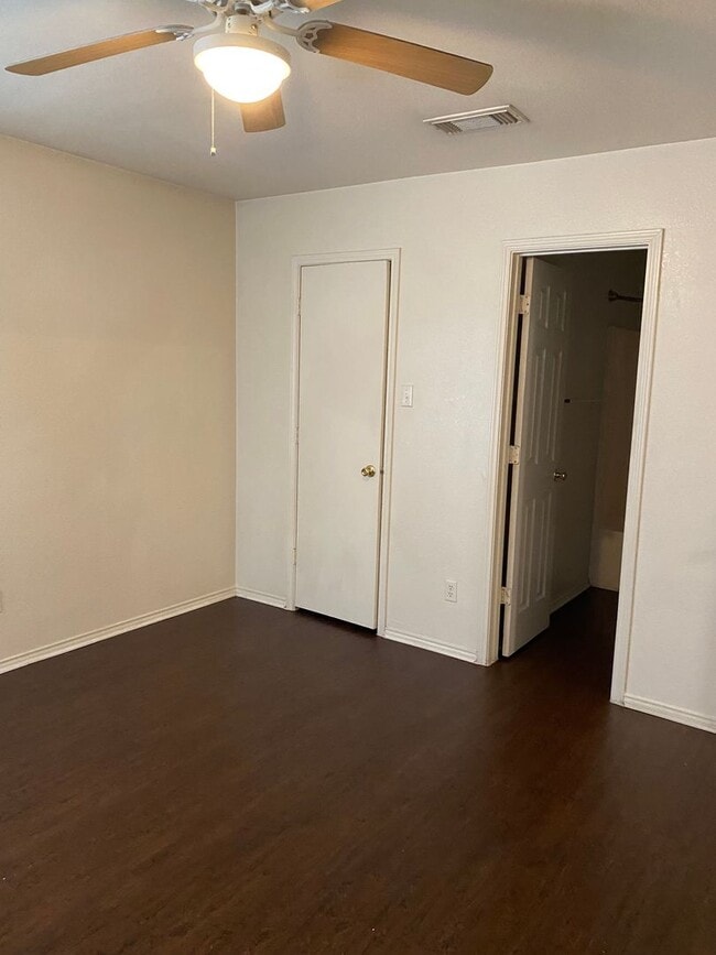 5420 Creekridge Dr in Arlington, TX - Building Photo - Building Photo