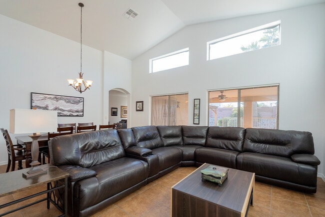 5109 N Pelican River Way in Tucson, AZ - Building Photo - Building Photo