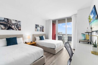 2602 Hallandale Beach Blvd in Hallandale Beach, FL - Building Photo - Building Photo