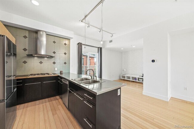 2400 Champa St in Denver, CO - Building Photo - Building Photo