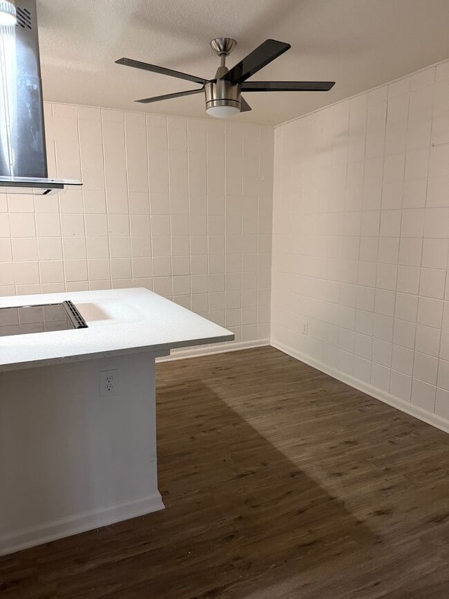 4903-4913 Walnut St in Kansas City, MO - Building Photo - Building Photo