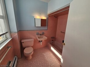 71 E Cherry St in Rahway, NJ - Building Photo - Building Photo