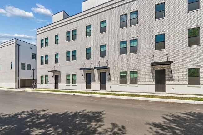 property at 1218 E Kay St