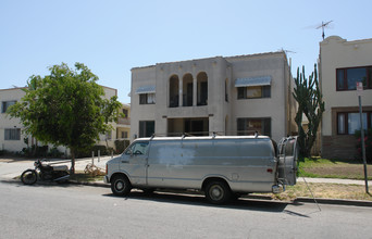 905 S Berendo St in Los Angeles, CA - Building Photo - Building Photo