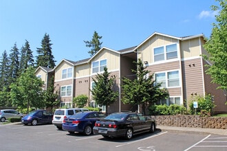 683 NE 162nd Ave in Portland, OR - Building Photo - Building Photo