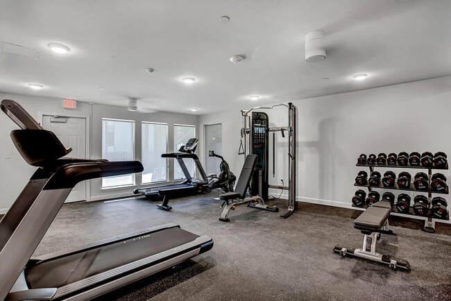Mission James Place Apartments in Austin, TX - Foto de edificio - Building Photo