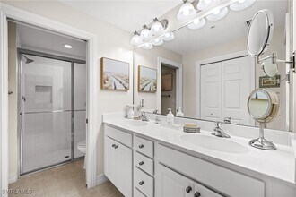 9128 Michael Cir in Naples, FL - Foto de edificio - Building Photo