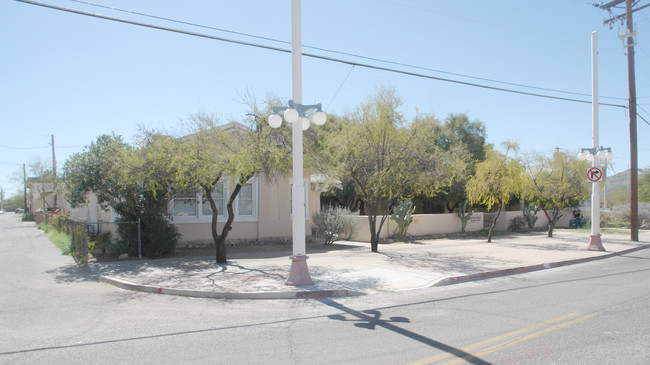 Brady Court in Tucson, AZ - Foto de edificio - Building Photo