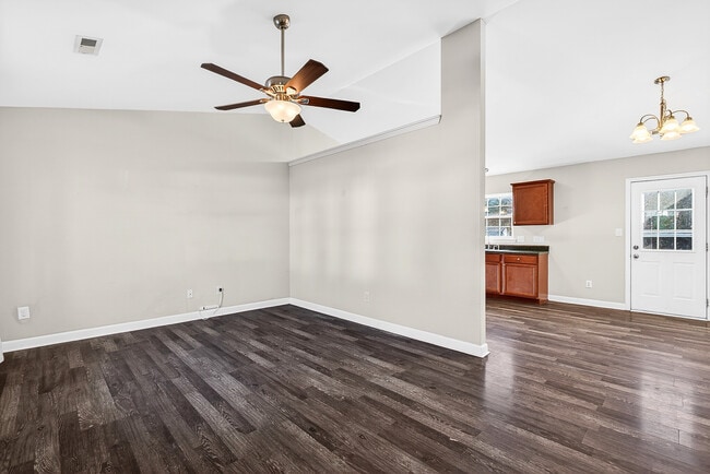 130 Woodbury Farm Dr in Jacksonville, NC - Building Photo - Building Photo