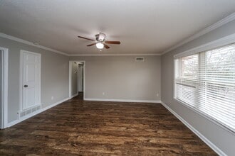 1585 Pepperwood St in Memphis, TN - Foto de edificio - Building Photo