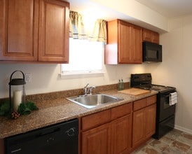 Middleboro Crest Apartments in Wilmington, DE - Building Photo - Interior Photo