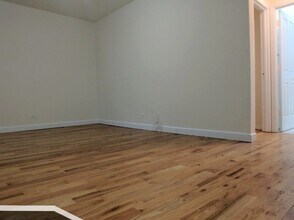 2349 N Drake Ave in Chicago, IL - Building Photo - Building Photo
