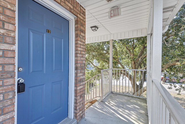 500 Channel Marker St in Mary Esther, FL - Foto de edificio - Building Photo