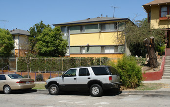 912 S New Hampshire Ave in Los Angeles, CA - Building Photo - Building Photo