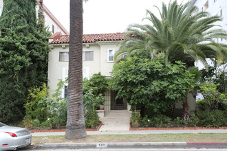 133 S Palm Dr in Beverly Hills, CA - Building Photo - Building Photo