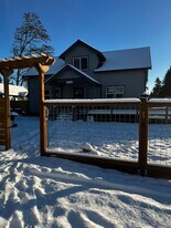 3731 S Manitou Way in Tacoma, WA - Building Photo