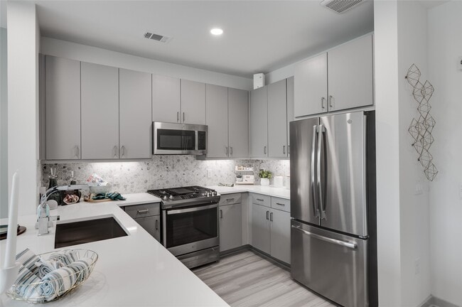 property at 3636 W Dallas St