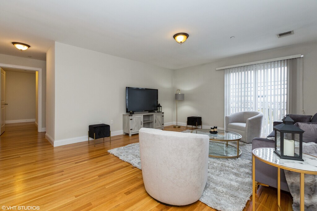 East Gate of Nutley Nutley, NJ Apartments