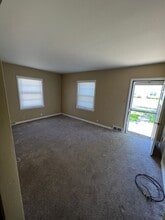 1416 W 11th St in Waterloo, IA - Building Photo - Building Photo