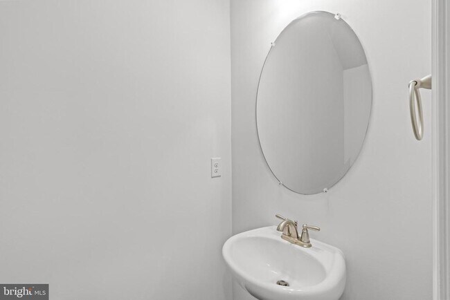 3 Katherine Dr in Burlington, NJ - Building Photo - Building Photo