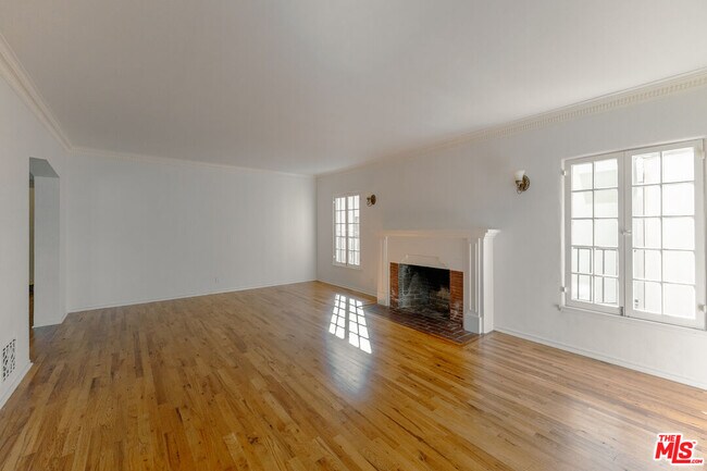 1258 Meadowbrook Ave in Los Angeles, CA - Building Photo - Building Photo
