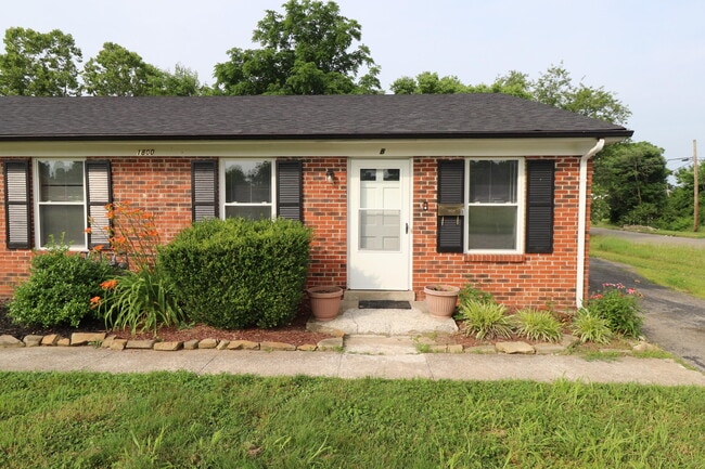 property at 1800 Chatsworth Dr
