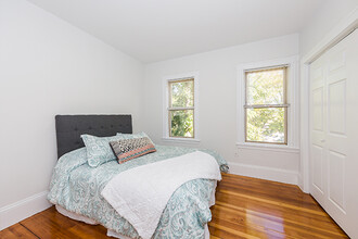 10 Stone Pl, Unit 2 in Somerville, MA - Building Photo - Building Photo