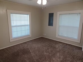 107 Brown St in Mansfield, TX - Building Photo - Building Photo