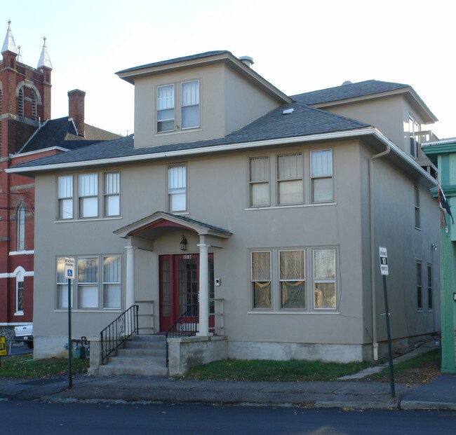 1107 Lafayette St in Scranton, PA - Foto de edificio - Building Photo