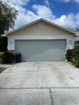 6018 Gentle Ben Cir in Zephyrhills, FL - Building Photo
