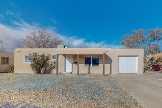 2341 Valencia Dr NE in Albuquerque, NM - Building Photo - Building Photo